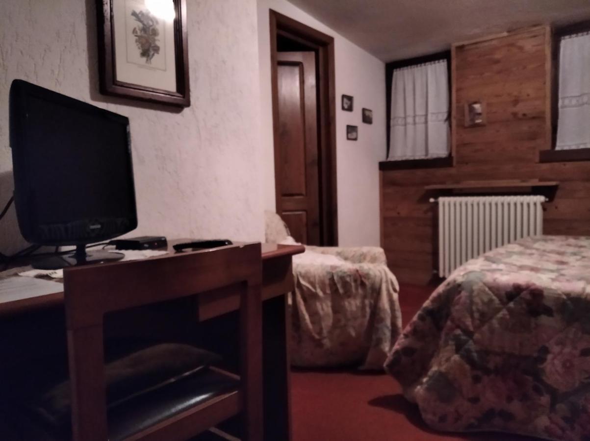 Albergo Martinet Vernante Kültér fotó