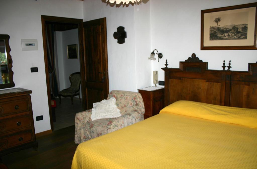Albergo Martinet Vernante Szoba fotó