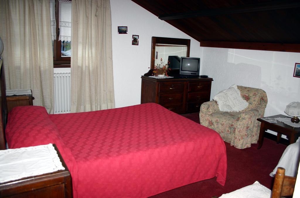 Albergo Martinet Vernante Kültér fotó